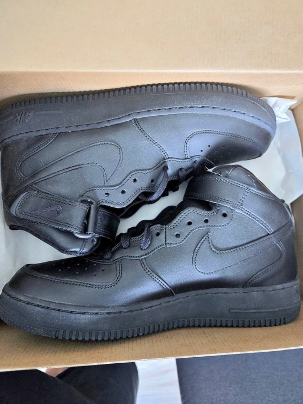 Nike Air Force 1 Mid US 10.5 New
